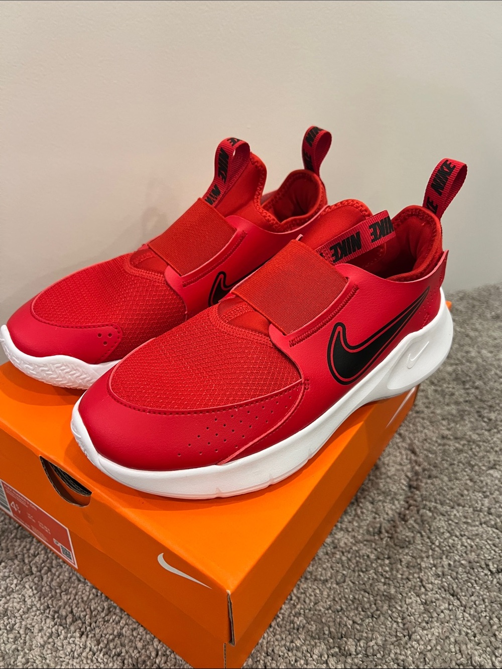 Nike Flex Runner 3- kids sneakers size 4.5